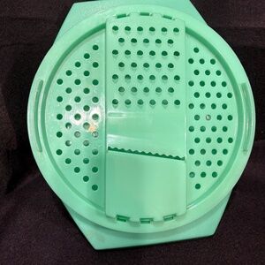 Vintage Tupperware Shredder Grater Slicer & Bowl Green Jadite #786 & #787
